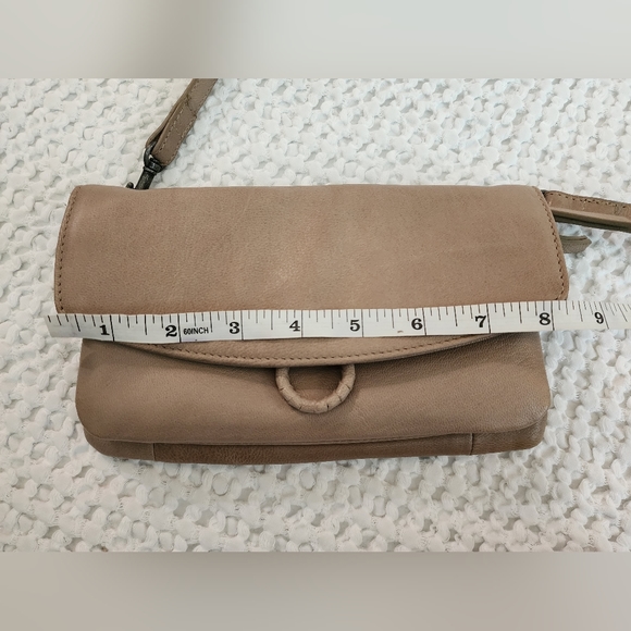 Lucky Brand Leather Crossbody with built-in wallet - Picture 7 of 9